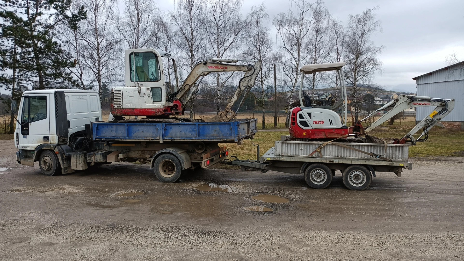 Zemné práce Považská Bystrica – profesionálne výkopové a stavebné práce bagrom a minibagrom, úpravy pozemkov, príprava základov a dovoz materiálu. Rumana – spoľahlivý partner pre zemné a výkopové práce v Považskej Bystrici a okolí.