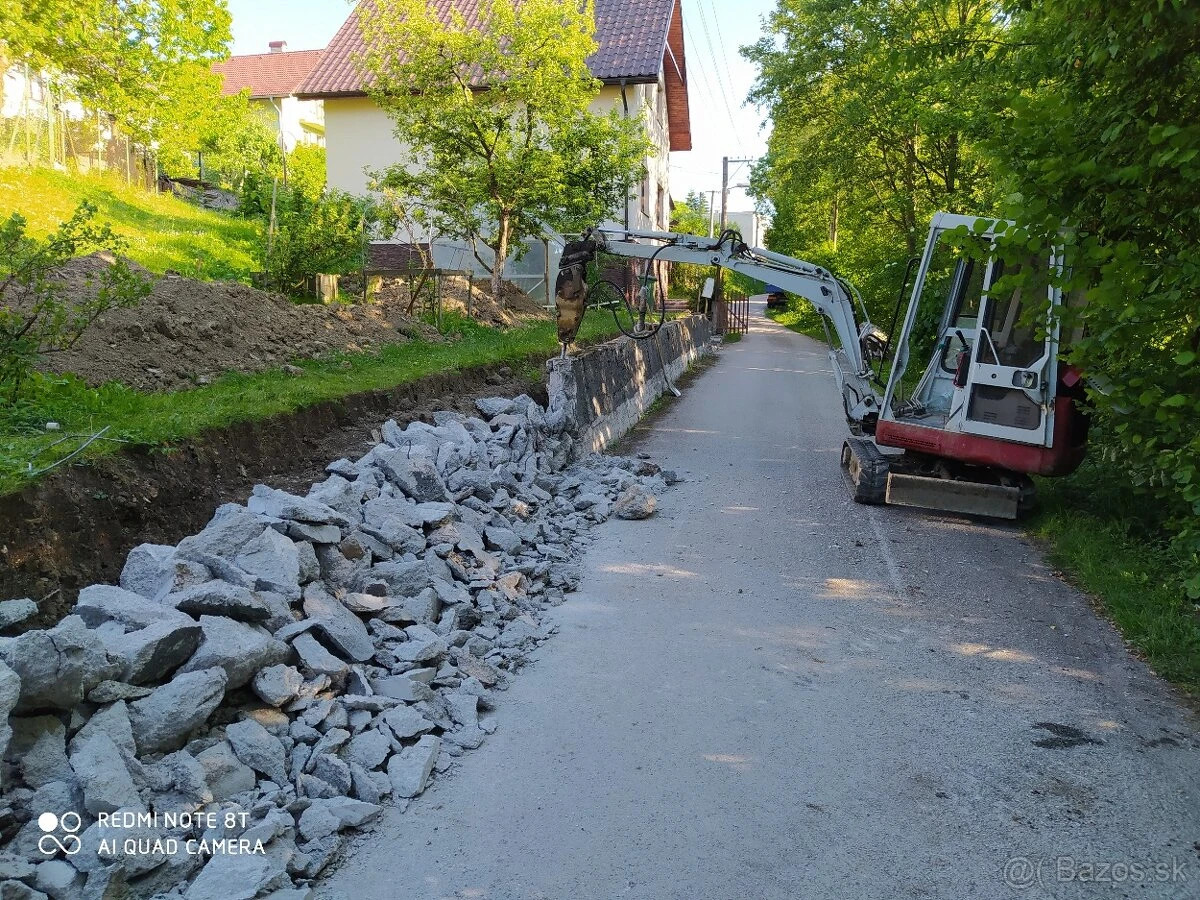 Zemné práce Senica – výkopové a stavebné práce bagrom a minibagrom, úpravy pozemkov, príprava základov a dovoz materiálu. Rumana – spoľahlivý partner pre zemné a výkopové práce v Senici a okolí.
