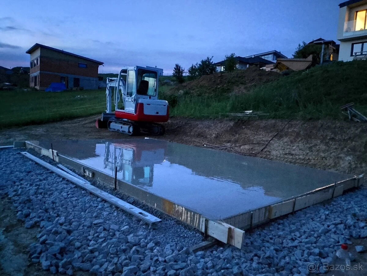 Zemné práce – profesionálne výkopové a stavebné práce bagrom a minibagrom, úpravy pozemkov, príprava základov a dovoz materiálu. Rumana – spoľahlivý partner pre zemné a výkopové práce po celom Slovensku a Česku.