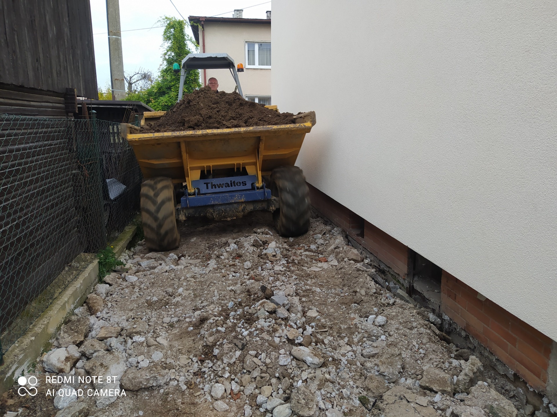 Profesionálne zemné práce Šaľa – výkopy minibagrom, príprava základov, terénne úpravy a dovoz materiálu. Rumana – spoľahlivý partner pre stavby a výkopové práce v Šali a okolí.