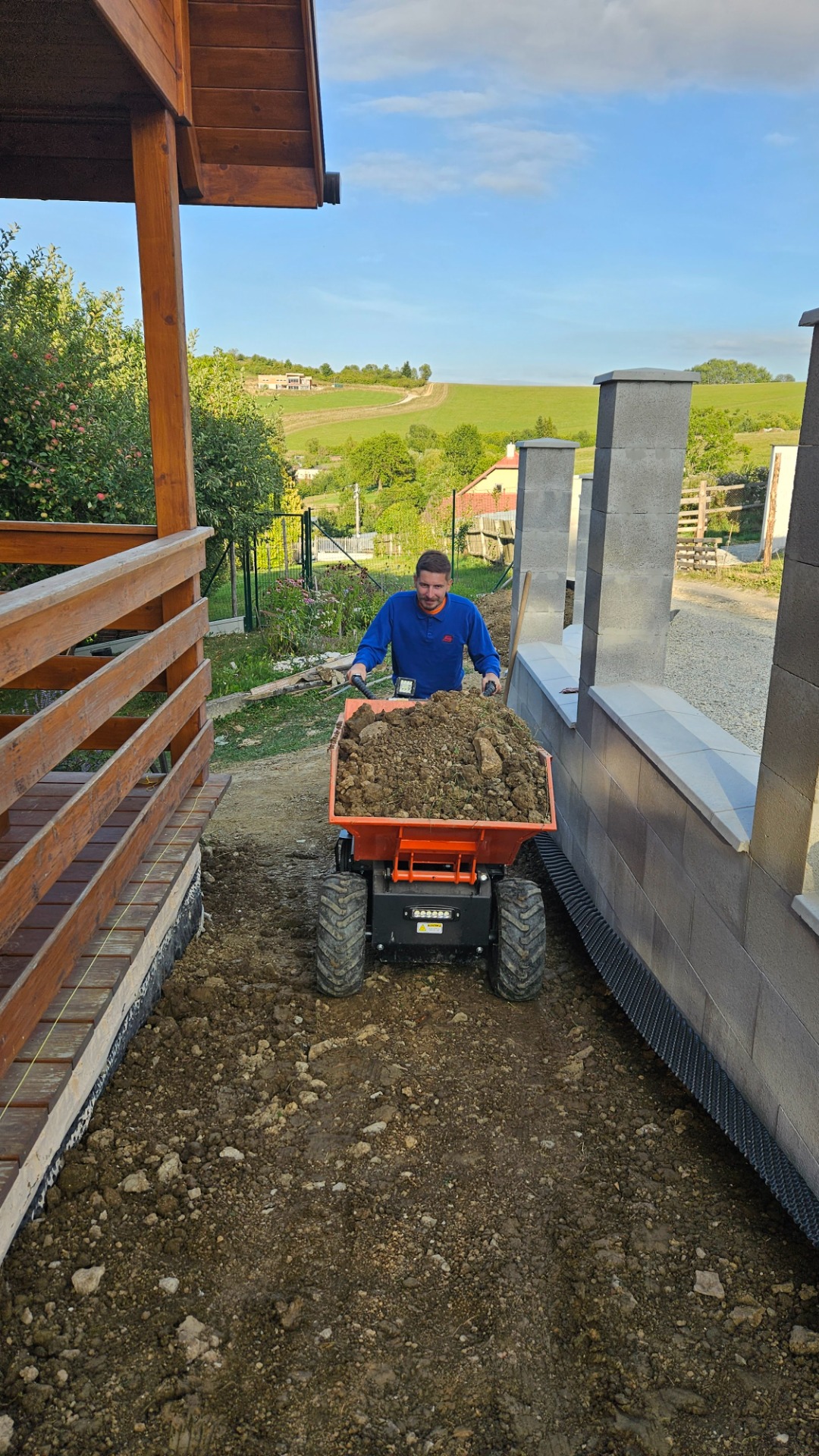 Presun materiálu aj v úzkom priestore pre nás nie je žiadny problém